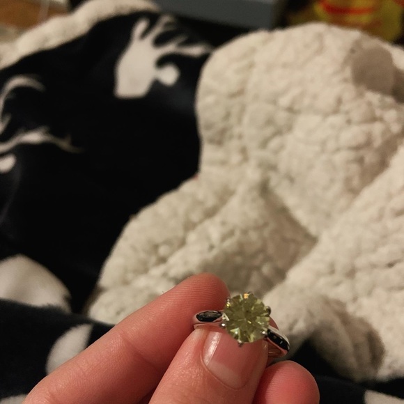 RINGS - Picture 5 of 8